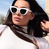 Vintage 50’s Inspired Cateye Sunglasses with White Frame – Black Glass