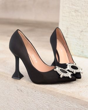 Cloe – Satenske cipele s visokom potpeticom u crnoj boji s detaljima od umjetnog dijamanta